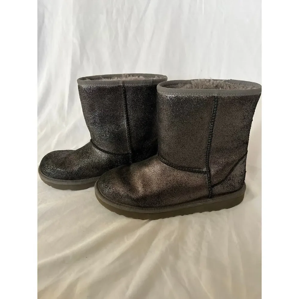 UGG very cute
